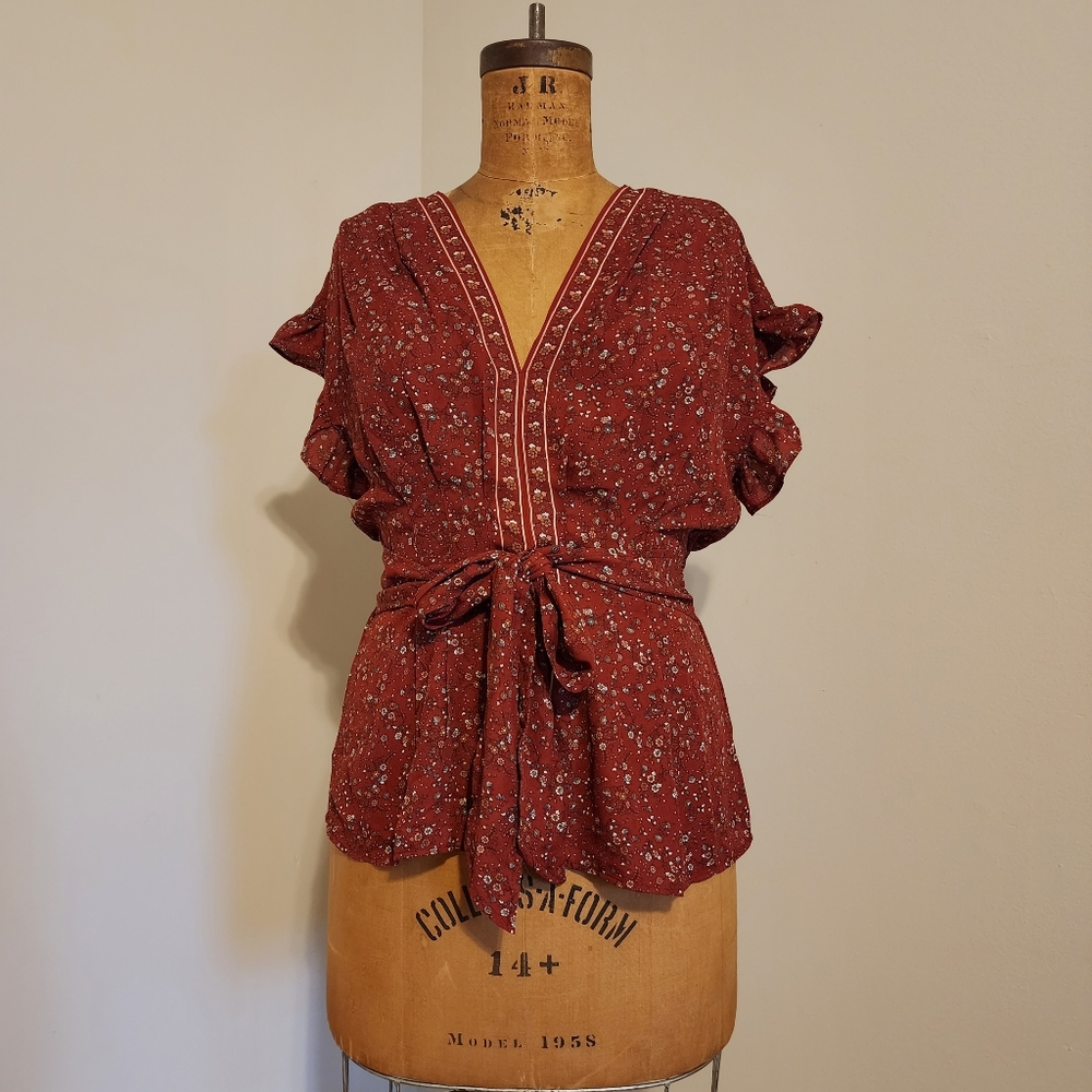 Ladies Max Studio Top Size M